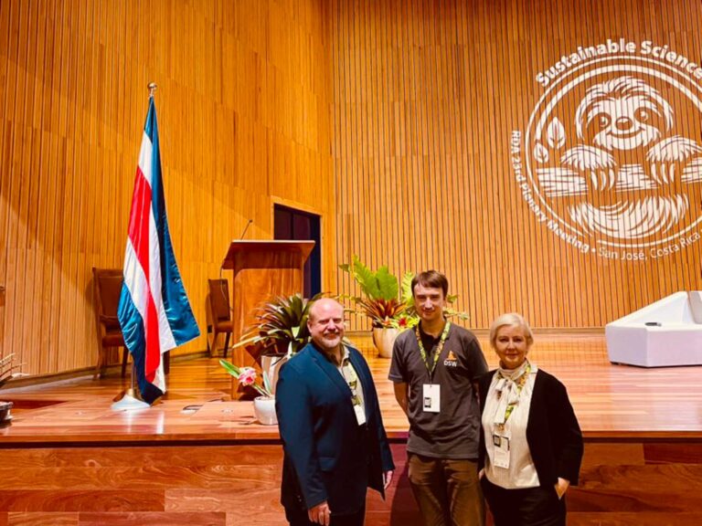 Susanna Sansone representing ELIXIR-UK at the 2024 RDA plenary meeting in Costa Rica